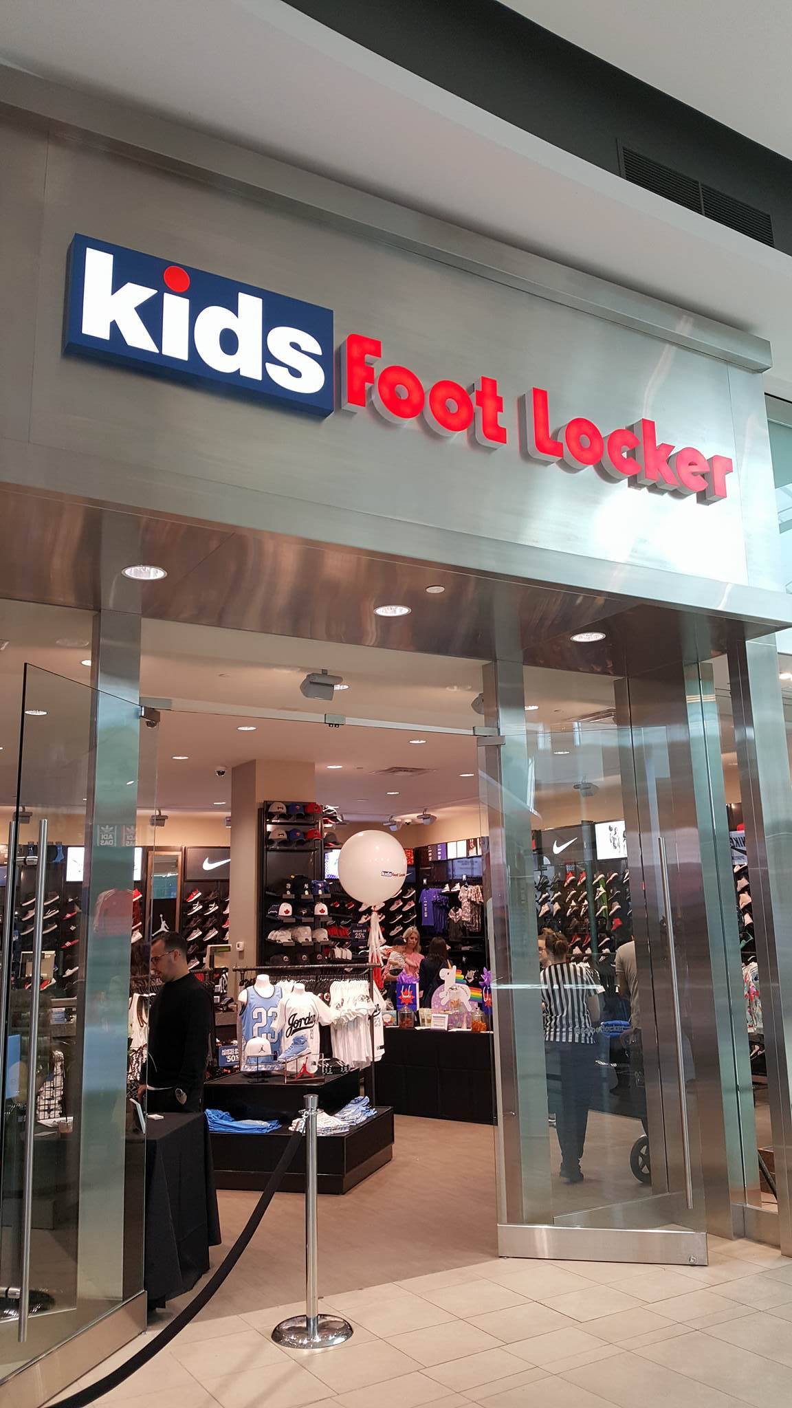 adidas store laval